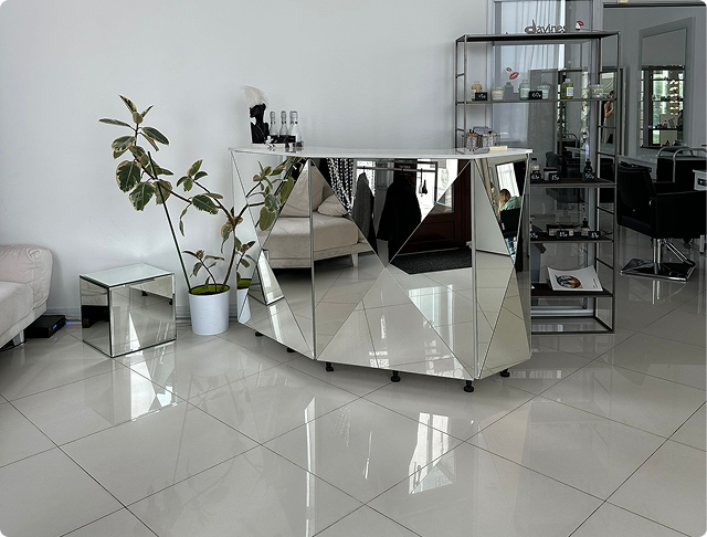 О студии GROSS